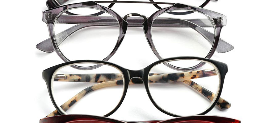 Rahmengestelle werden aus den Materialen Metall und Kunststoff angeboten. Aber auch ausgefallenere Varianten haben Einfluss auf Rahmengestelle, Brillengestelle Herren, Brillengestelle Damen, Brillengestelle Marken.