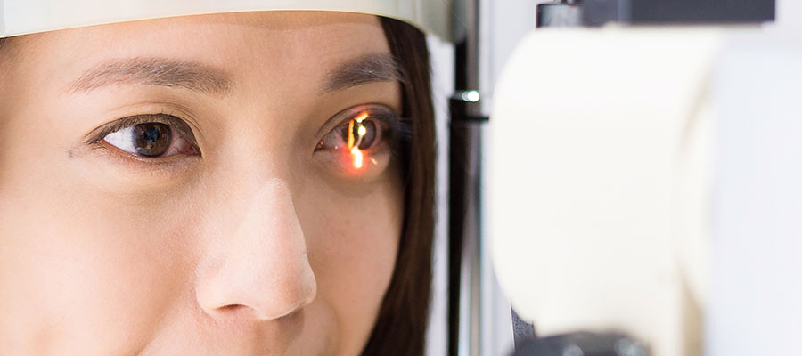 Mithilfe der Spaltlampe kann eine stereoskopische Darstellung des Auges mittels Lichtspalt durchgeführt werden.