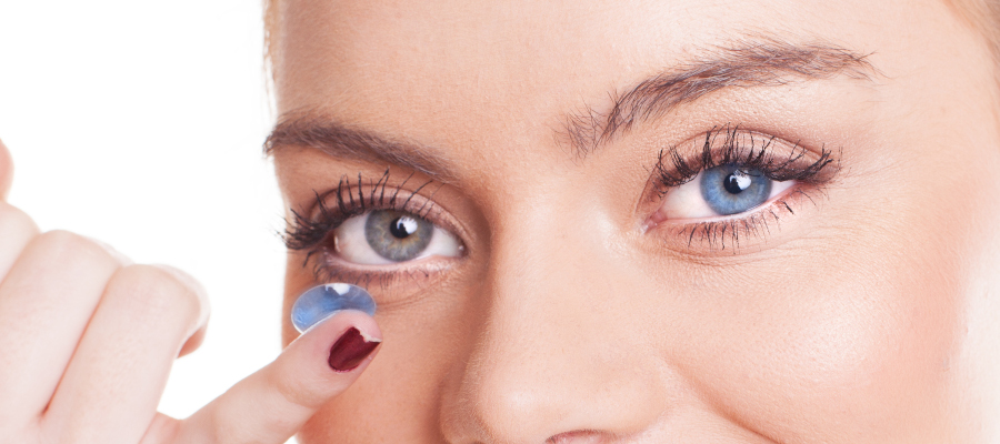 Weiche Kontaklinsen werden von den meisten Kontaktlinsenträgern vertragen und liegen angenehm auf dem Auge.